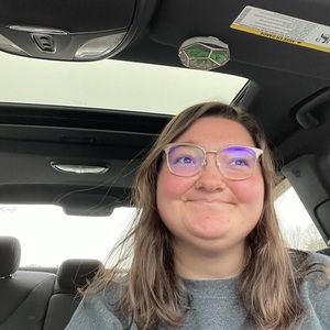 Meet your Posher, Abbey